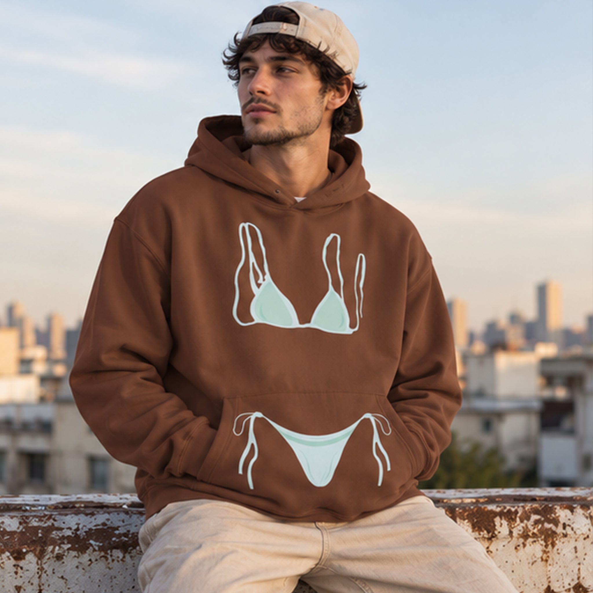 Blue Bikini Oversize Hoodie – Kahverengi – model üzerinde ön görünüm