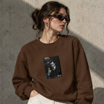Michael Corleone Oversize Sweatshirt – Kahverengi – model üzerinde ön görünüm