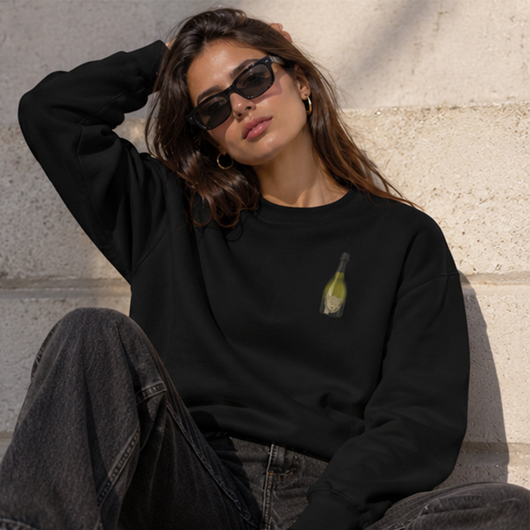 Big Money Never Comes Clean Oversize Sweatshirt – Siyah – model üzerinde ön görünüm