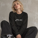 Moral Sex Oversize Sweatshirt – Siyah – model üzerinde ön görünüm