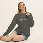 Moral Sex Oversize Sweatshirt – Antrasit – model üzerinde ön görünüm