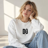 DO IT Oversize Sweatshirt – Beyaz – model üzerinde ön görünüm