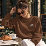 Spa-Francorchamps Grand Prix Oversize Sweatshirt – Kahverengi – model üzerinde ön görünüm
