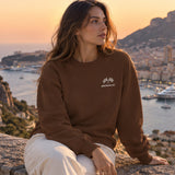 Monaco Grand Prix Oversize Sweatshirt – Kahverengi – model üzerinde ön görünüm