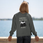 We Need A Hug Oversize Sweatshirt – Antrasit – model üzerinde arka görünüm