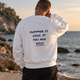 Summer Is Cool If You're Rich Oversize Sweatshirt – Beyaz – model üzerinde arka görünüm