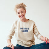 Sailor Sweatshirt – Bej – model üzerinde ön görünüm