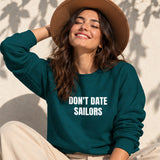 Sailor Sweatshirt – Koyu Yeşil – model üzerinde ön görünüm