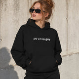 My Ex Is Gay Oversize Hoodie – Siyah – model üzerinde ön görünüm
