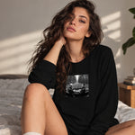 No Requests Sweatshirt – Siyah – model üzerinde ön görünüm
