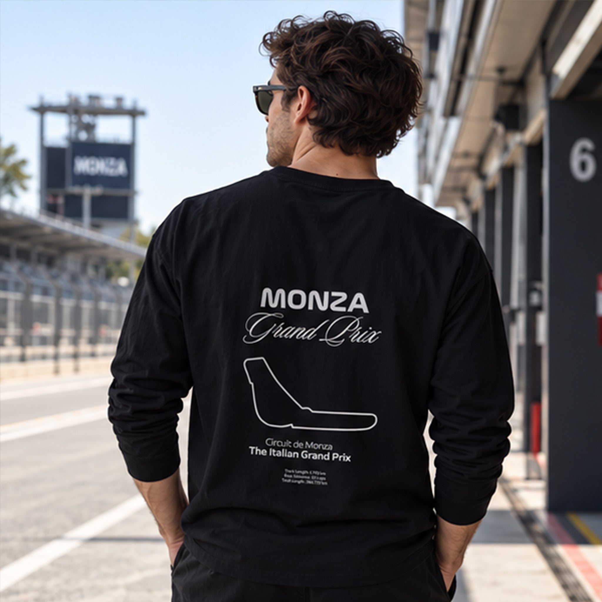 Monza Grand Prix Sweatshirt – Siyah – model üzerinde arka görünüm