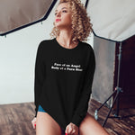 Face & Body Sweatshirt – Siyah – model üzerinde ön görünüm
