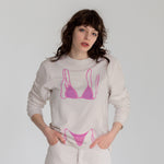 Pink Bikini Sweatshirt – Bej – model üzerinde ön görünüm