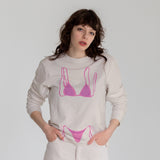 Pink Bikini Sweatshirt – Bej – model üzerinde ön görünüm