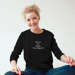 Before World War 3 Sweatshirt – Siyah – model üzerinde ön görünüm