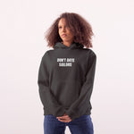 Sailor Oversize Hoodie – Antrasit – model üzerinde ön görünüm