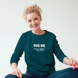 I Smell Like You Sweatshirt – Koyu Yeşil – model üzerinde ön görünüm
