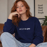 My Ex Is Gay Sweatshirt – Lacivert – model üzerinde ön görünüm