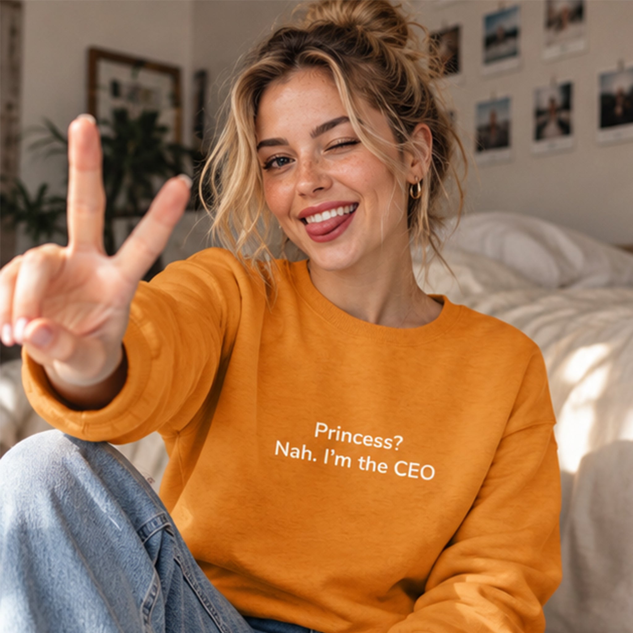 I'm The CEO Sweatshirt – Turuncu – model üzerinde ön görünüm
