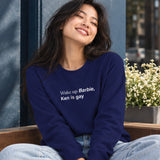 Wake Up Barbie Sweatshirt – Lacivert – model üzerinde ön görünüm
