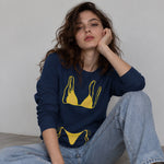 Yellow Bikini Sweatshirt – Lacivert – model üzerinde ön görünüm