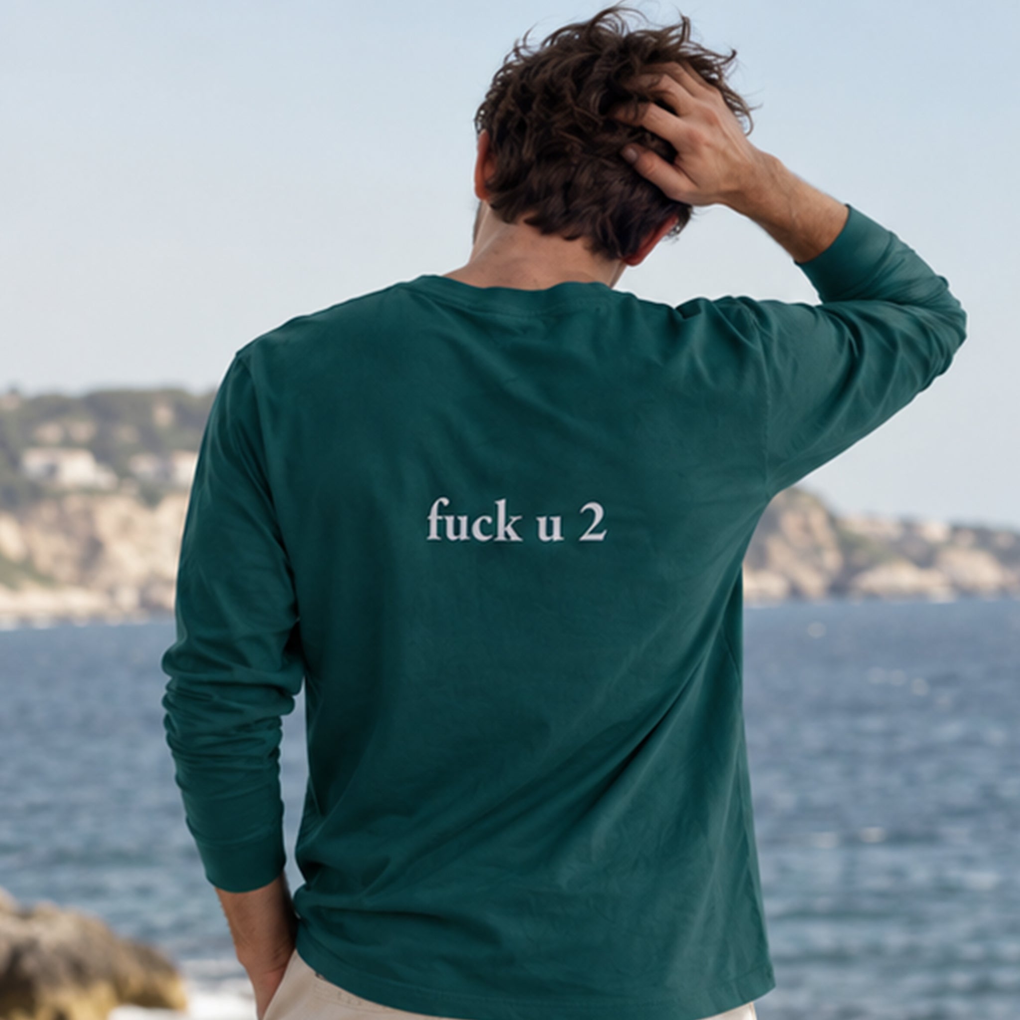 FUCK U Sweatshirt – Koyu Yeşil – model üzerinde arka görünüm