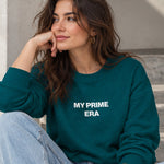 My Prime Era Sweatshirt – Koyu Yeşil – model üzerinde ön görünüm