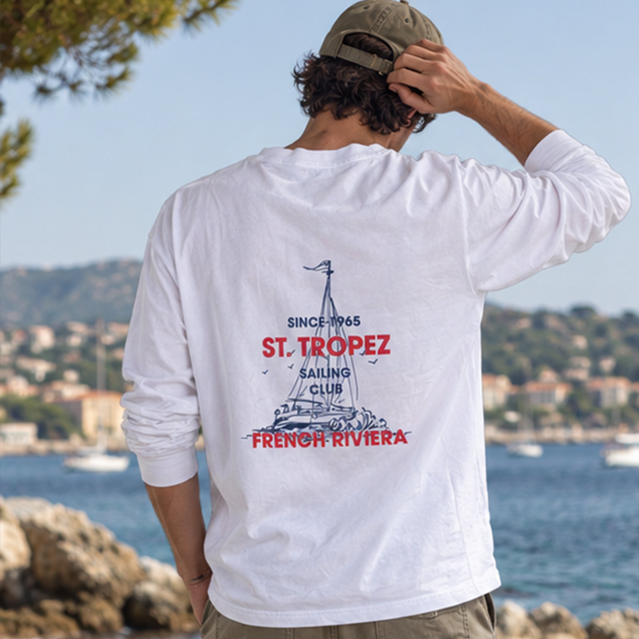 Saint Tropez Sailing Club Sweatshirt – Beyaz – model üzerinde arka görünüm
