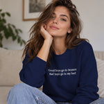Good Boys & Bad Boys Sweatshirt – Lacivert – model üzerinde ön görünüm