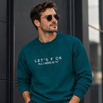 All I Need Is U Sweatshirt – Koyu Yeşil – model üzerinde ön görünüm