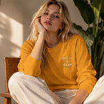Catch Me By The Sea Sweatshirt – Turuncu – model üzerinde ön görünüm