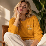 Catch Me By The Sea Sweatshirt – Turuncu – model üzerinde ön görünüm