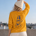 Catch Me By The Sea Sweatshirt – Turuncu – model üzerinde arka görünüm