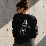 Catch Me By The Sea Sweatshirt – Siyah – model üzerinde arka görünüm