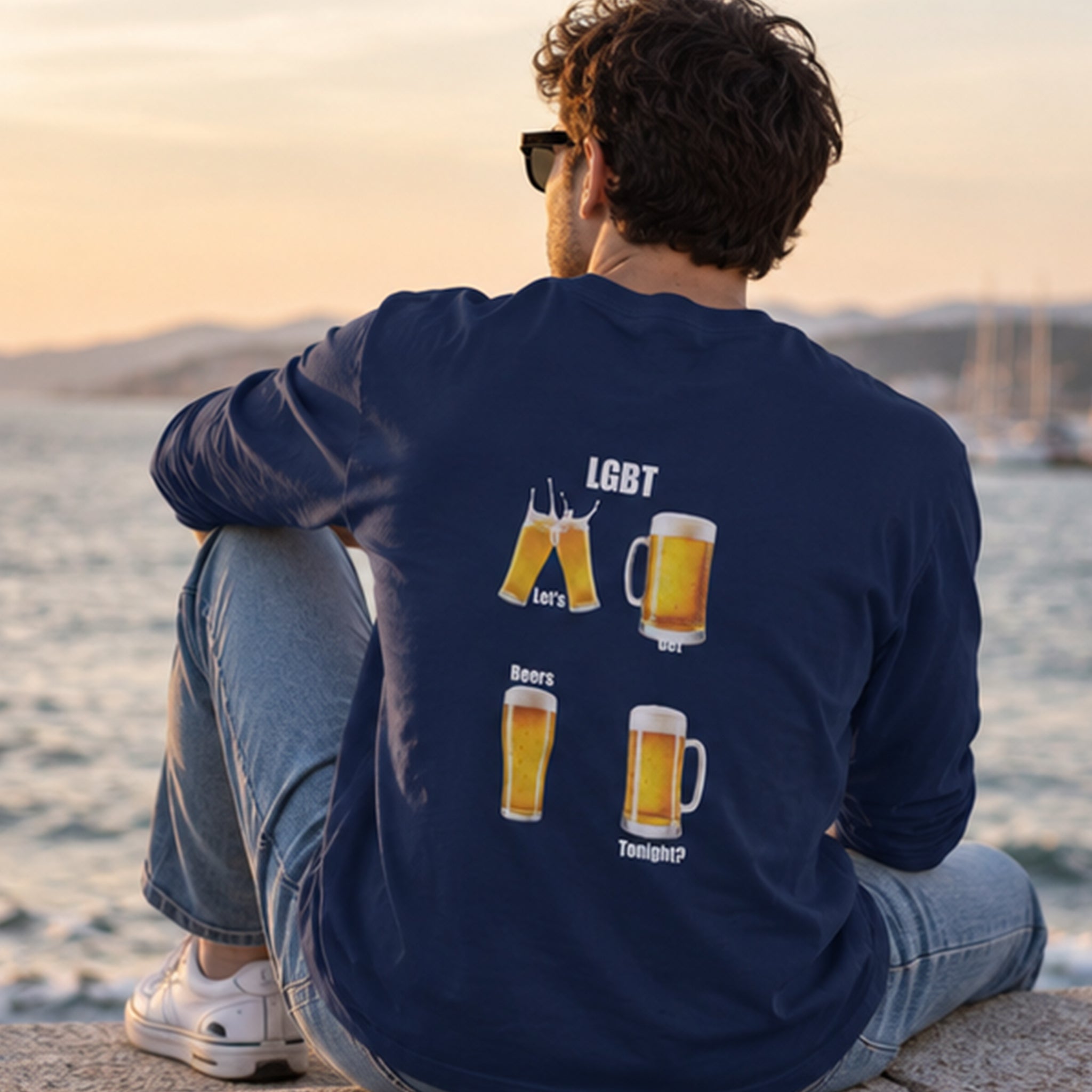 Lets Get Beers Tonight Sweatshirt – Lacivert – model üzerinde arka görünüm