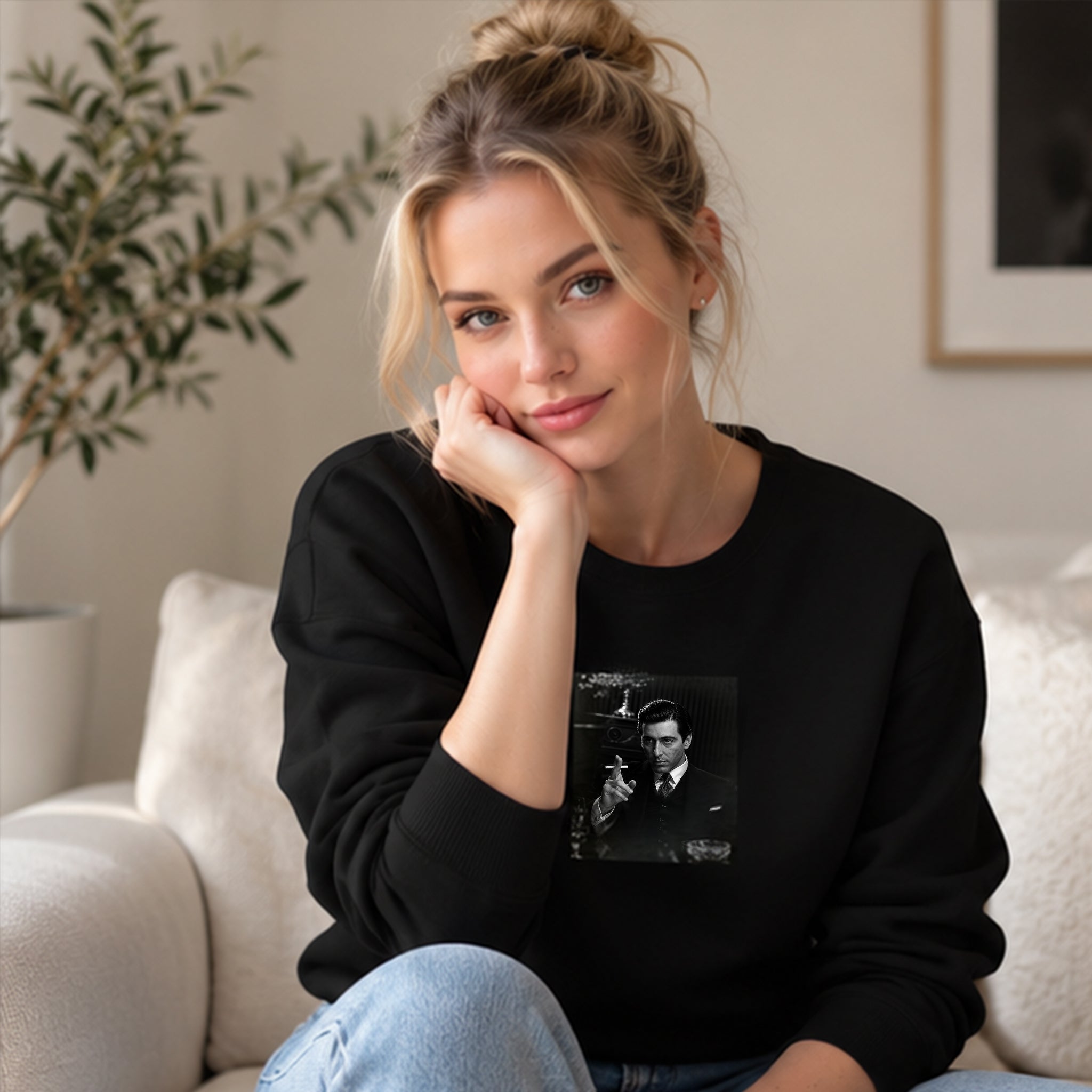 Michael Corleone Sweatshirt – Siyah – model üzerinde ön görünüm