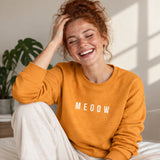 Meoow Sweatshirt – Turuncu – model üzerinde ön görünüm