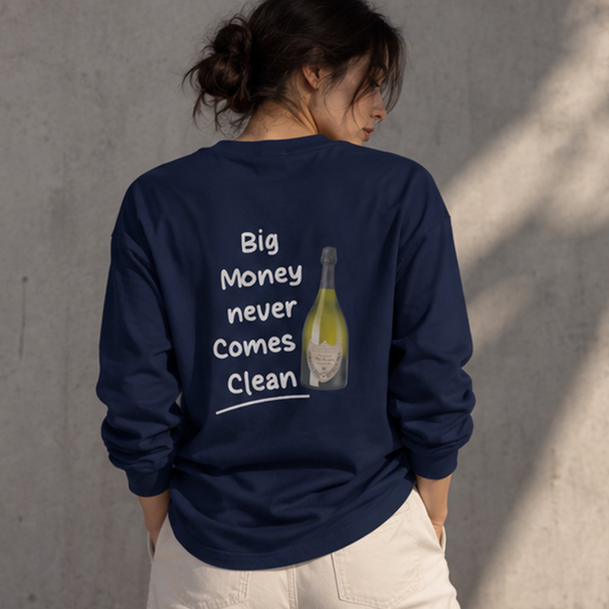 Big Money Never Comes Clean Sweatshirt – Lacivert – model üzerinde arka görünüm