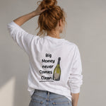 Big Money Never Comes Clean Sweatshirt – Beyaz – model üzerinde arka görünüm