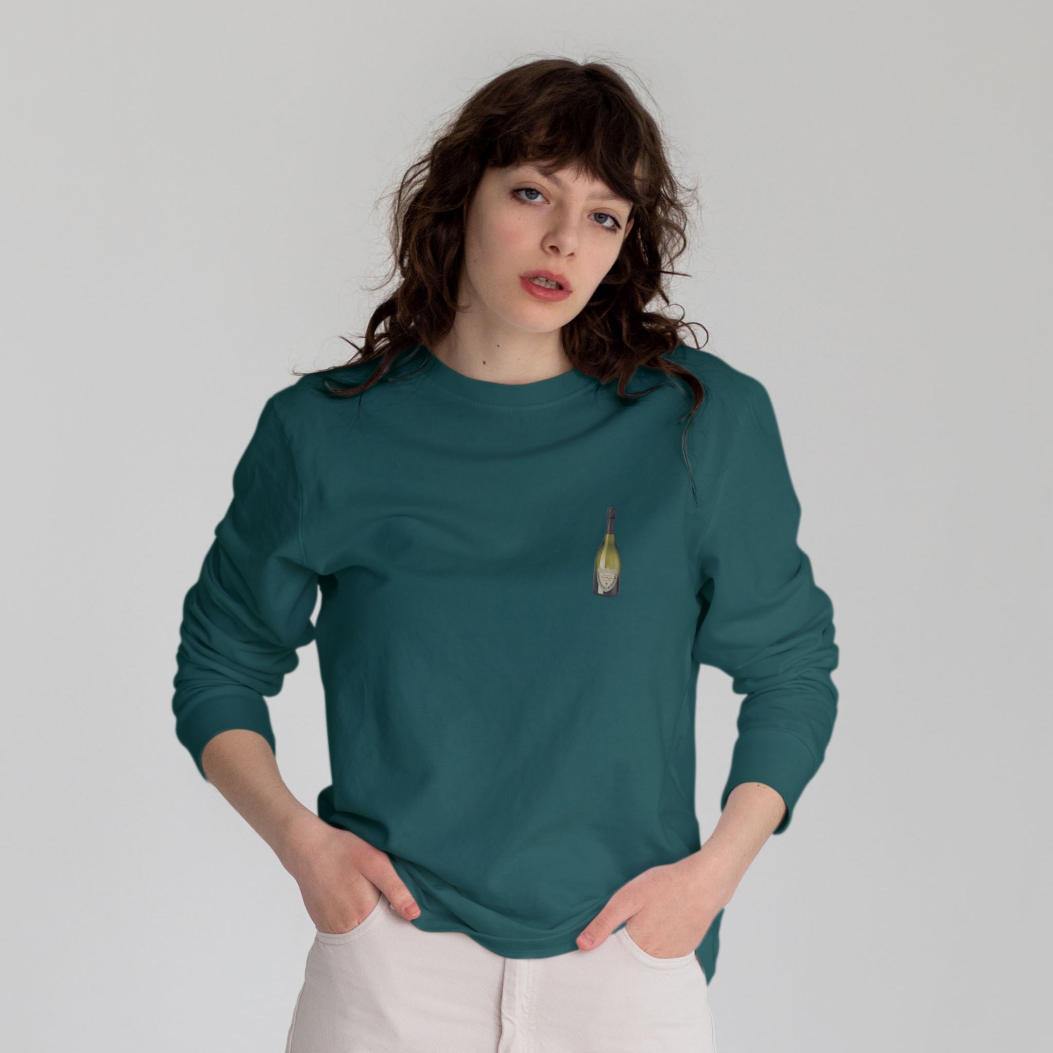 Big Money Never Comes Clean Sweatshirt – Koyu Yeşil – model üzerinde ön görünüm