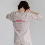 Spa-Francorchamps Grand Prix Sweatshirt – Bej – model üzerinde arka görünüm
