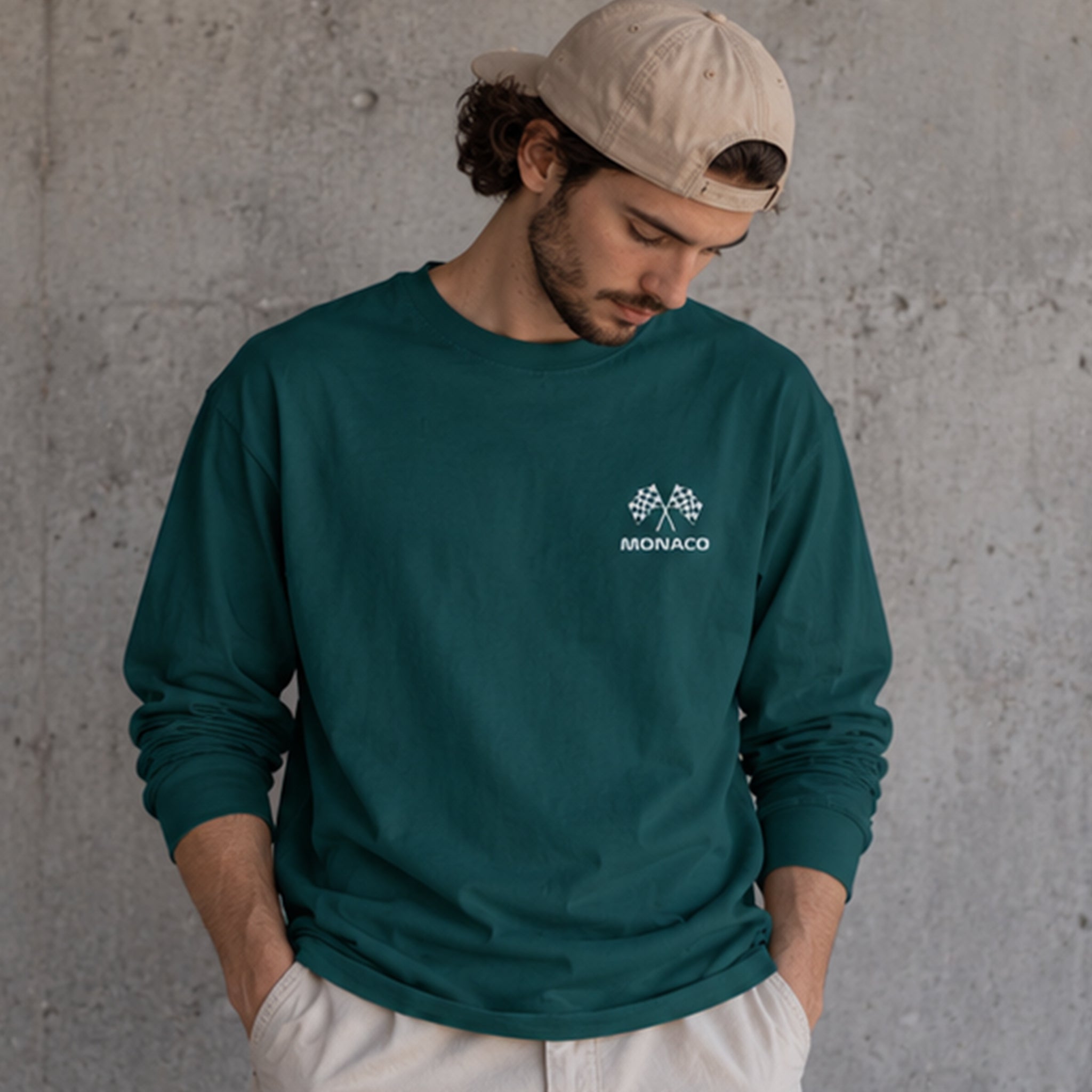 Monaco Grand Prix Sweatshirt – Koyu Yeşil – model üzerinde ön görünüm
