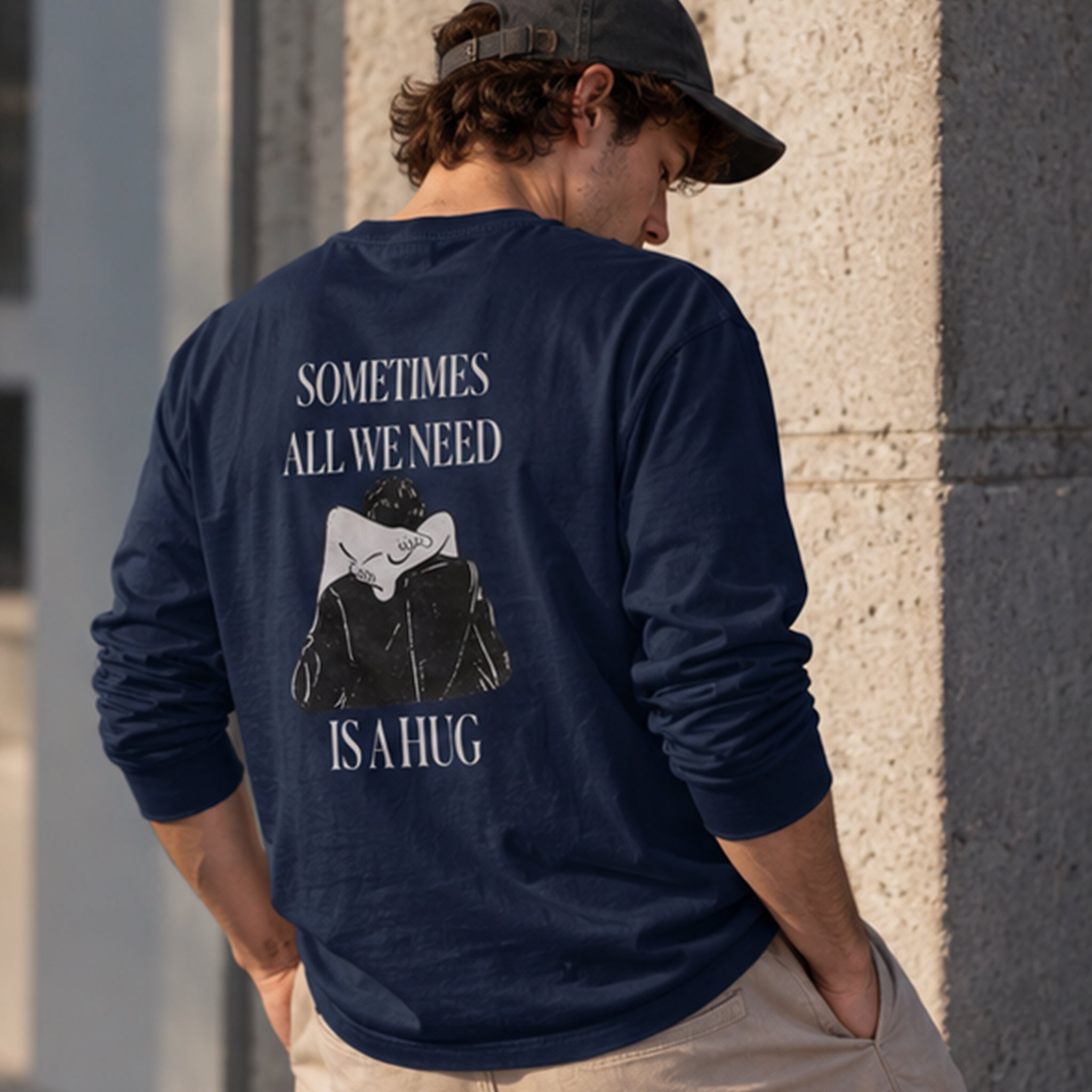 We Need A Hug Sweatshirt – Lacivert – model üzerinde arka görünüm