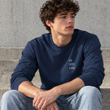 We Need A Hug Sweatshirt – Lacivert – model üzerinde ön görünüm