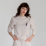 Pasta Sex Wine Sweatshirt – Bej – model üzerinde ön görünüm