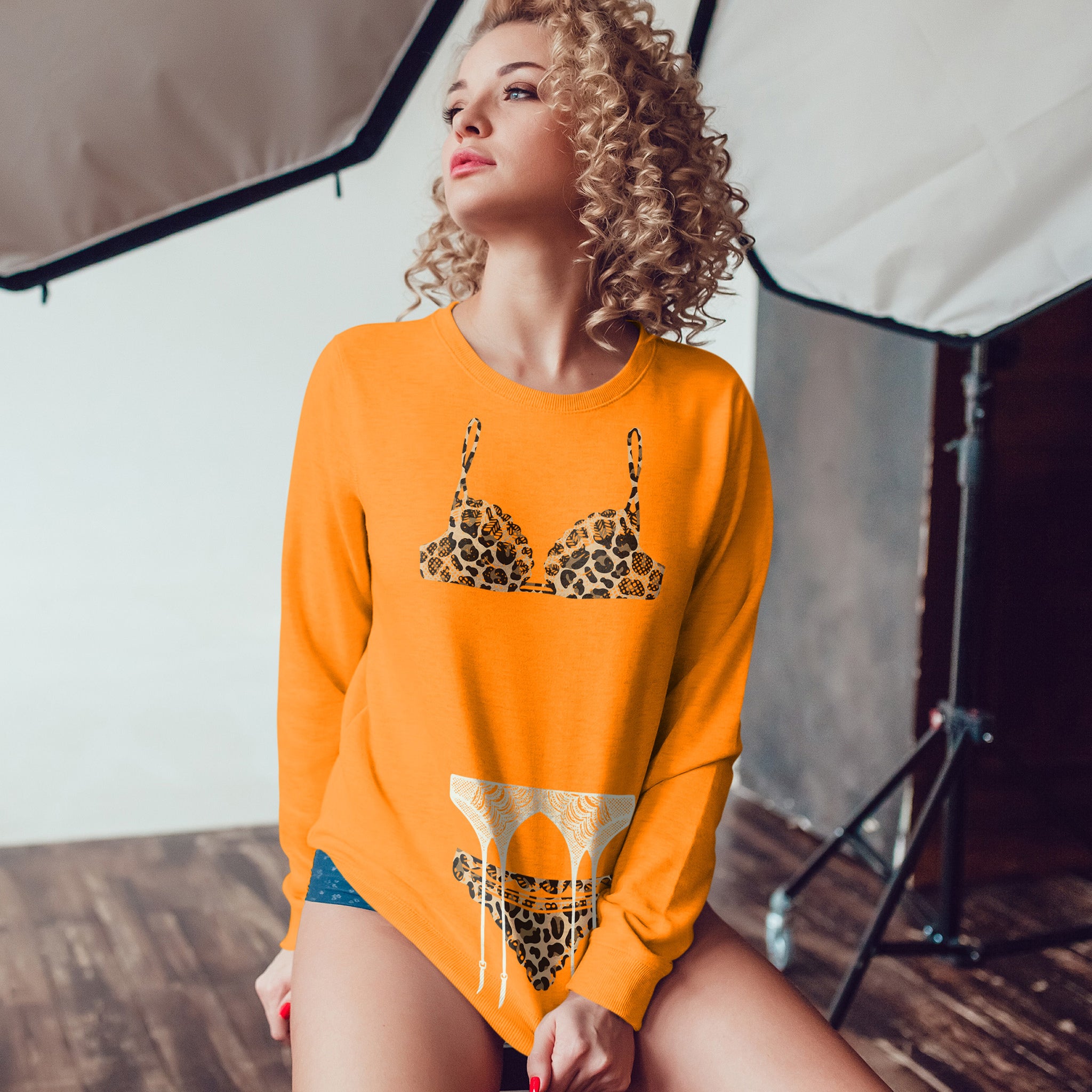 Noir Seduce – Leopard Sweatshirt – Turuncu – model üzerinde ön görünüm