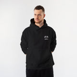 Imola Grand Prix Oversize Hoodie – Siyah – model üzerinde ön görünüm
