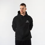 German Grand Prix – Nürburgring Grand Prix Oversize Hoodie – Siyah – model üzerinde ön görünüm