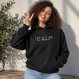 All I Need Is U Oversize Hoodie – Siyah – model üzerinde ön görünüm
