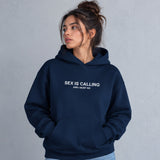 Sex is Calling Oversize Hoodie – Lacivert – model üzerinde ön görünüm
